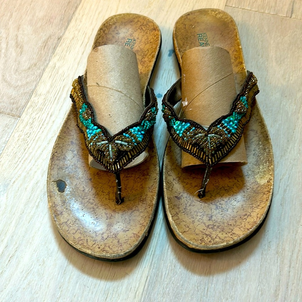 Kenneth Cole Reaction brown and turquoise beaded sandals - sz 8